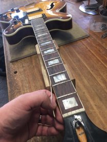 Restauration Guitare Electrique Guild